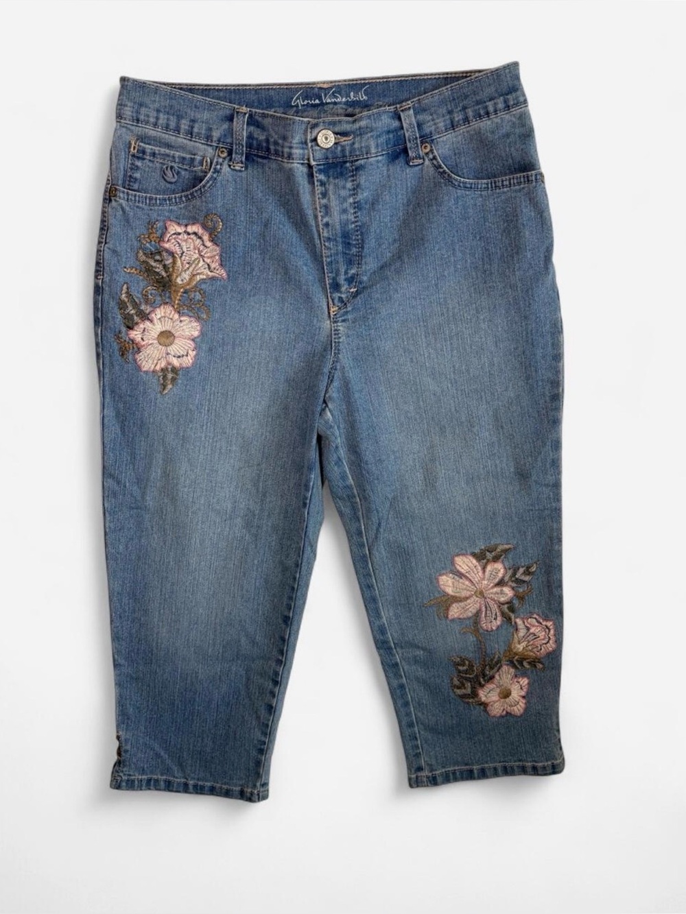 Gloria Vanderbilt Whimsy Cottagecore Embroidered Capris